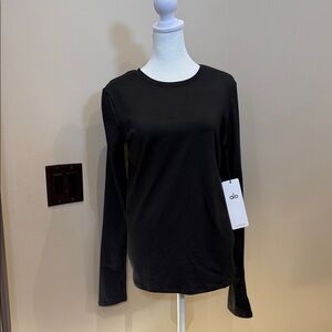 ALO Yoga Women's Classic Black Long Sleeve Tee